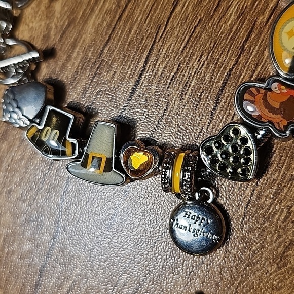 Happy Thanksgiving, November Pittsburg Steelers Charm Bracelet - Picture 2 of 2